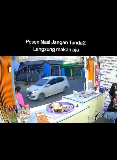 pria bagikan tips agar warung ramai pembeli TikTok
