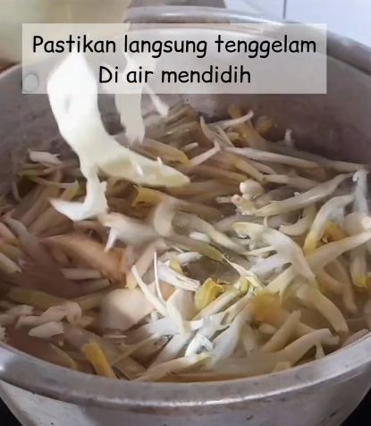 Cukup pakai 1 bahan dapur, ini trik rebus jantung pisang agar warnanya tetap putih bersih