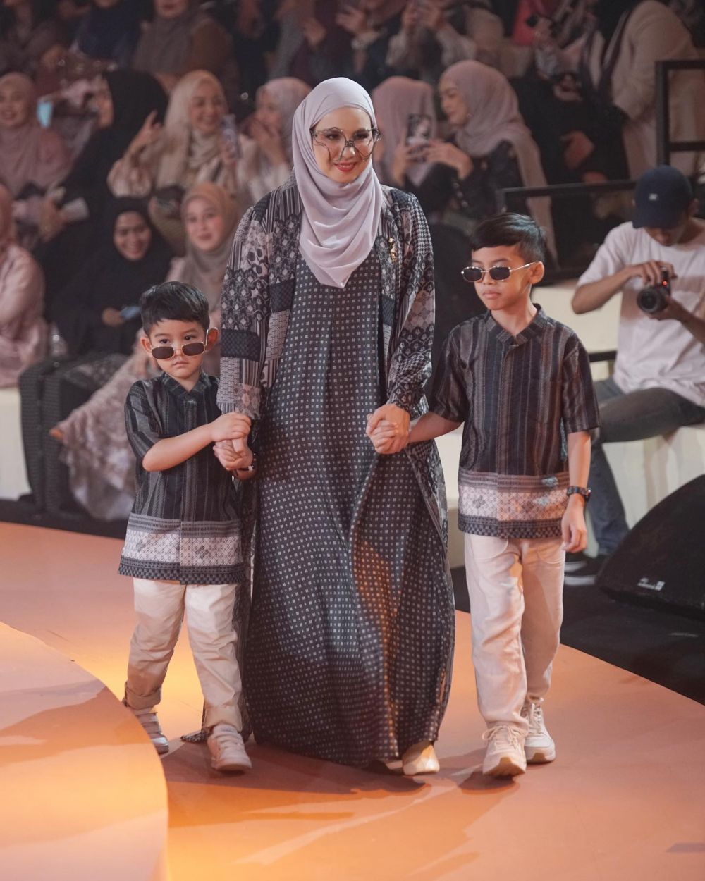 nagita slavina mirip zaskia sungkar © Instagram nagita slavina mirip zaskia sungkar © Instagram