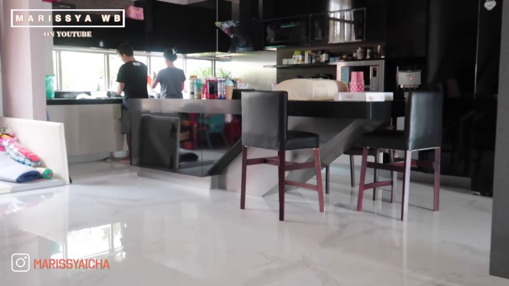 dapur rumah eriska rein © 2024 brilio.net dapur rumah eriska rein © 2024 brilio.net