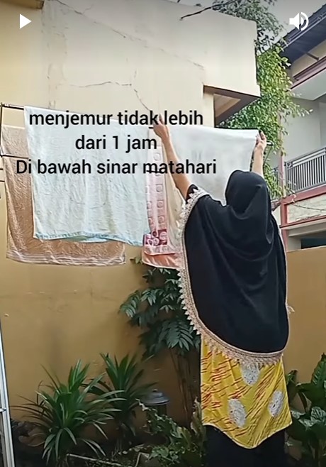 Tanpa direndam berjam-jam, ini trik mencuci handuk agar makin bersih dan wangi ditambah 2 bahan dapur