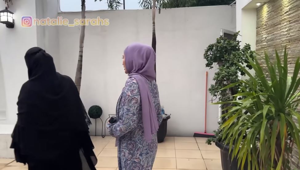 potret kolam renang umi pipik © YouTube