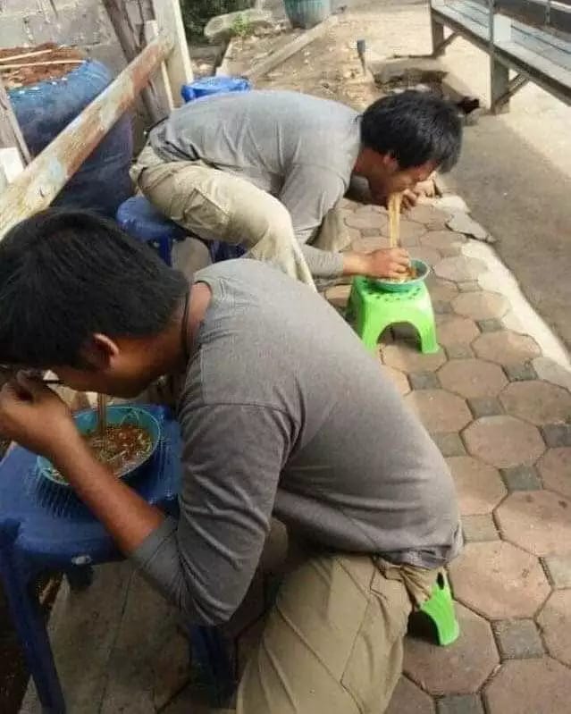 nyusahin diri nyeleneh pol berbagai sumber