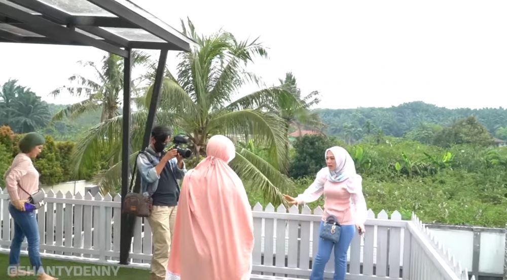 Ruang kerja Pasha Ungu YouTube