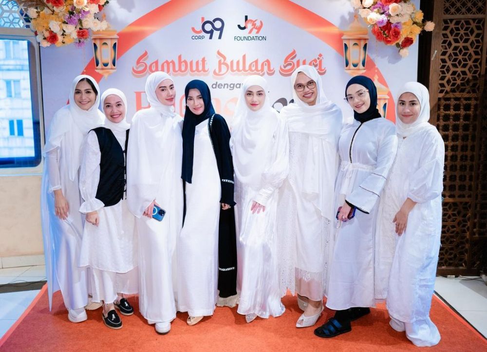 Momen Celine Evangelista ikut pengajian jelang Ramadan © 2024 brilio.net