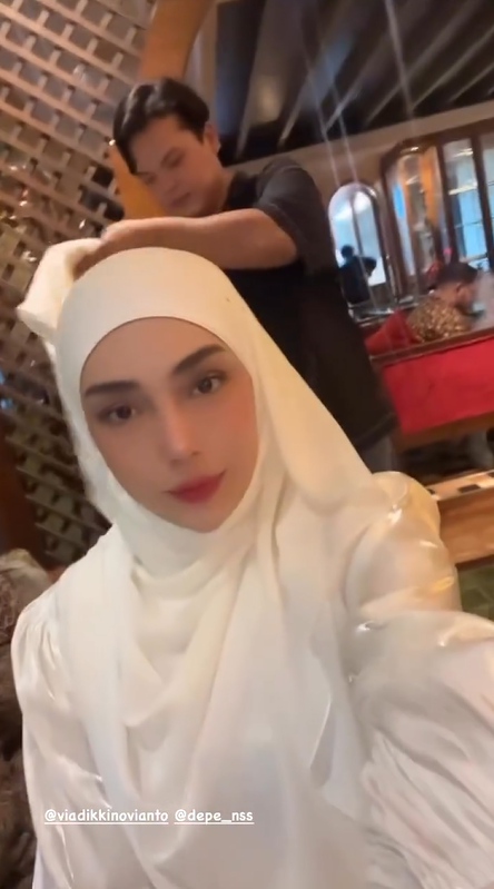 Momen Celine Evangelista ikut pengajian jelang Ramadan © 2024 brilio.net