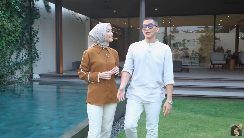 kolam renang Citra Kirana © YouTube