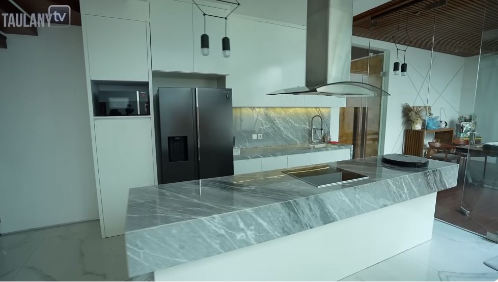 potret dapur raditya dika © YouTube