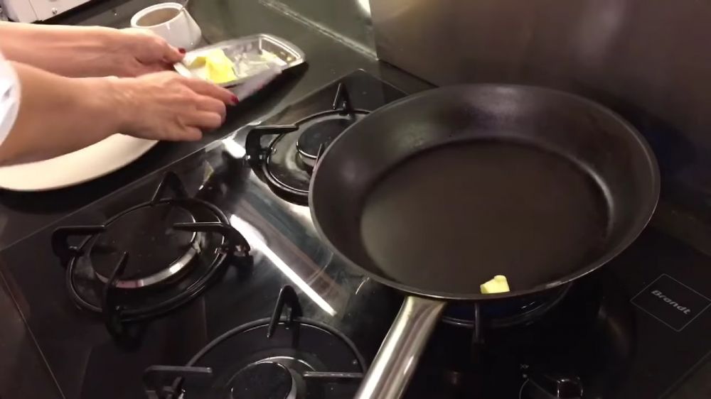 dapur apartemen daniel mananta © 2024 brilio.net