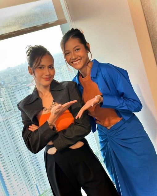 Pevita Pearce ketemu kembarannya © Instagram Pevita Pearce ketemu kembarannya © Instagram