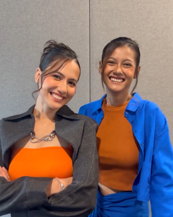 Pevita Pearce ketemu kembarannya © Instagram Pevita Pearce ketemu kembarannya © Instagram