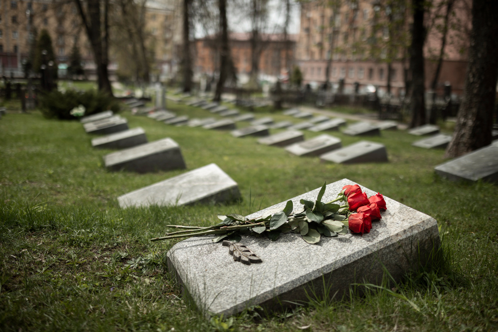 15 Arti mimpi melewati kuburan yang bikin merinding, tidak selalu bermakna buruk