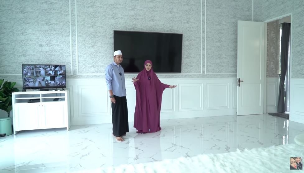 potret kamar kartika putri © YouTube