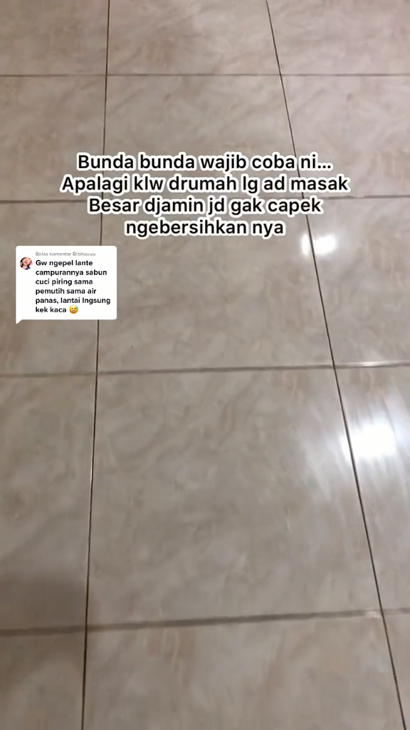 Nggak cuma sabun cuci piring, ini trik mengepel lantai agar kinclong dan mengilap cuma tambah 1 bahan