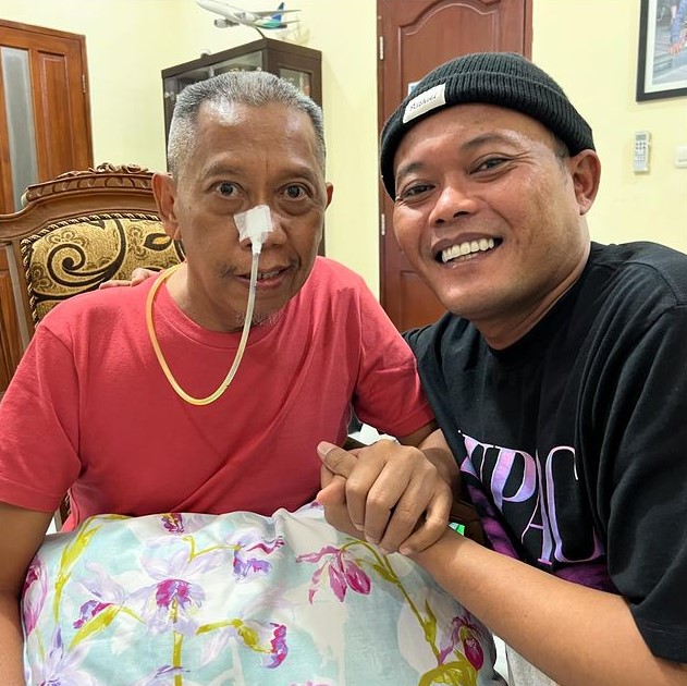 Sule bagikan kondisi terbaru Tukul Arwana usai 2 tahun alami stroke, selang masih terpasang di hidung