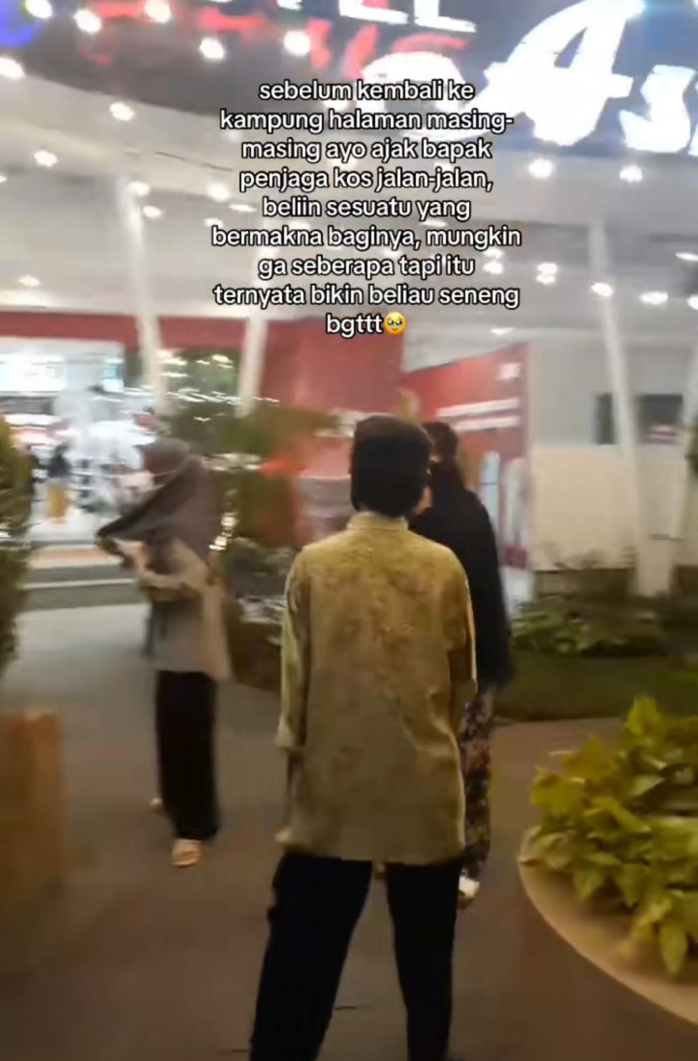 bawa bapak kos jalan-jalan © TikTok bawa bapak kos jalan-jalan © TikTok