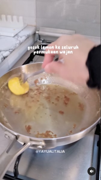 Tanpa digosok spons, ini cara bersihkan noda kerak di dasar teflon cukup pakai 3 bahan dapur