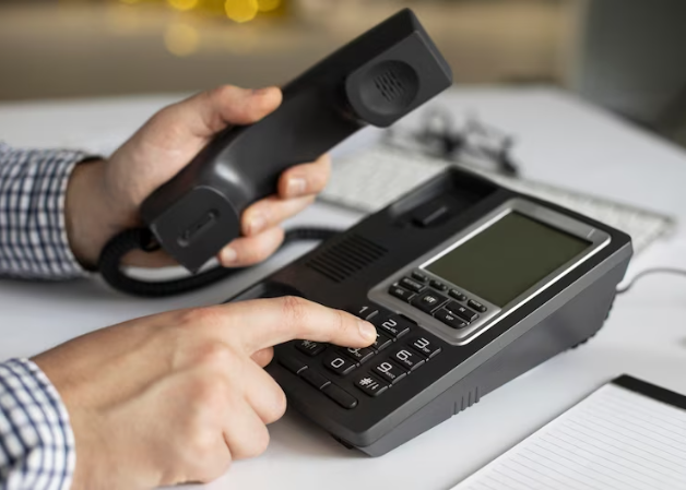 Ciri-ciri nomor telepon scammer © Freepik