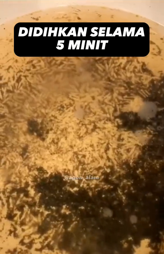 Tanpa perlu disikat, ini cara hilangkan kerak gosong di wajan agar kinclong pakai 2 bahan dapur