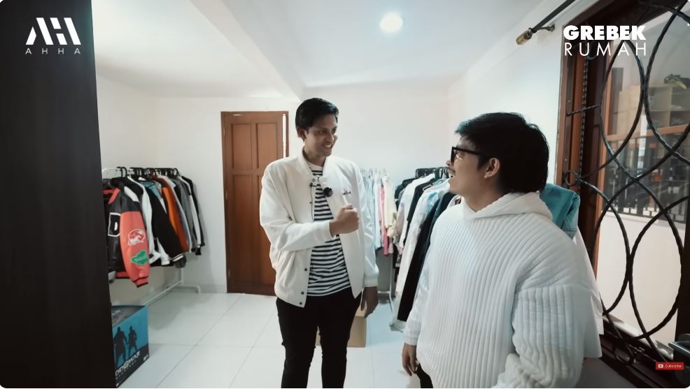 potret rumah ibnu wardani dengan koleksi mobil miliaran © YouTube potret rumah ibnu wardani dengan koleksi mobil miliaran © YouTube