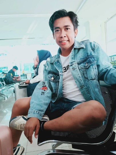 Mimi Peri tampil macho © Instagram