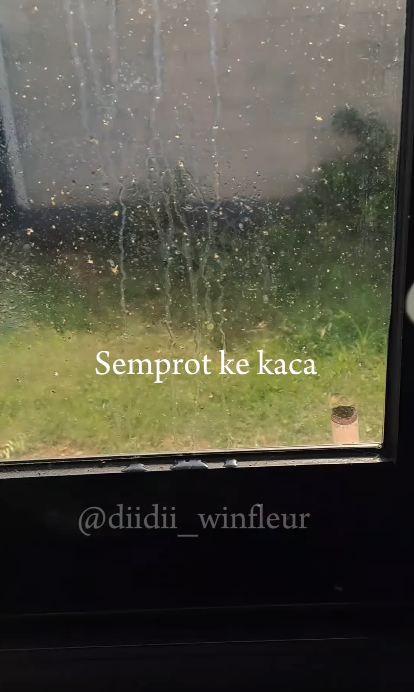 Tak perlu sabun, begini trik bersihkan kaca dapur yang berminyak dan kusam pakai 1 bahan dapur