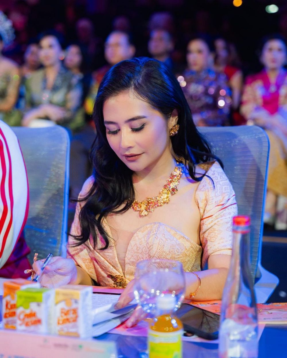 Momen Brielle Latokoncina Jadi Juri Puteri Indonesia 2024, Pesonanya Bak Boneka Barbie Hidup (berbagai sumber)