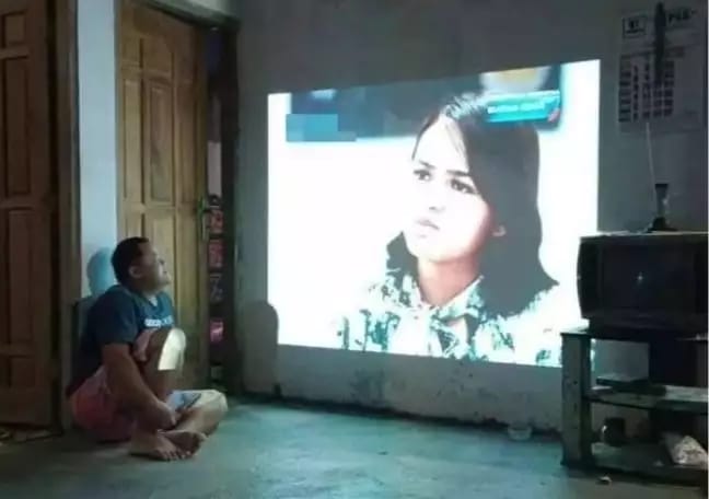 nonton tv absurd abis berbagai sumber