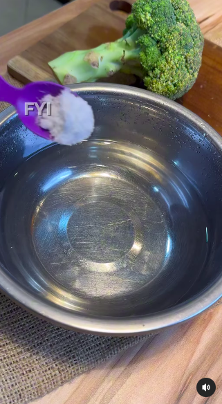 Tak ditambah baking soda, ini trik merebus brokoli agar warnanya tetap hijau cerah pakai 1 bahan dapur