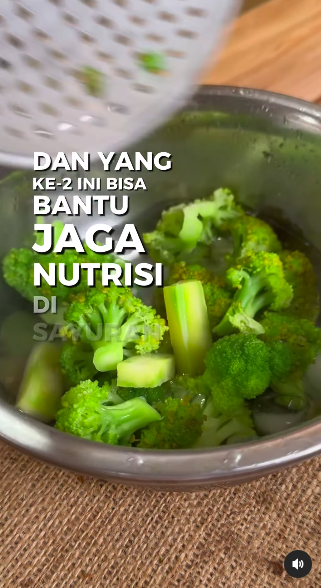 Tak ditambah baking soda, ini trik merebus brokoli agar warnanya tetap hijau cerah pakai 1 bahan dapur