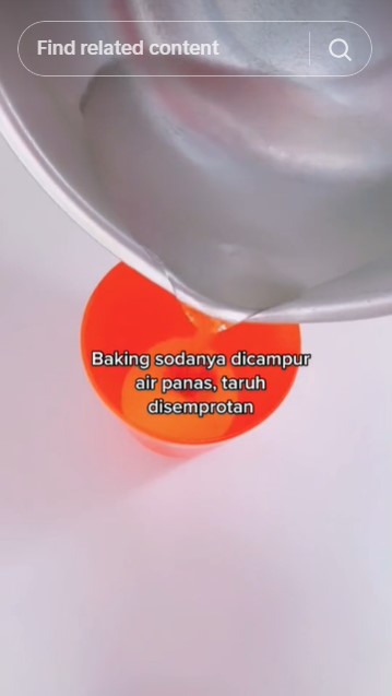 Bukan digosok pasta gigi, ini cara bersihkan karet pintu kulkas berjamur pakai 1 bahan dapur