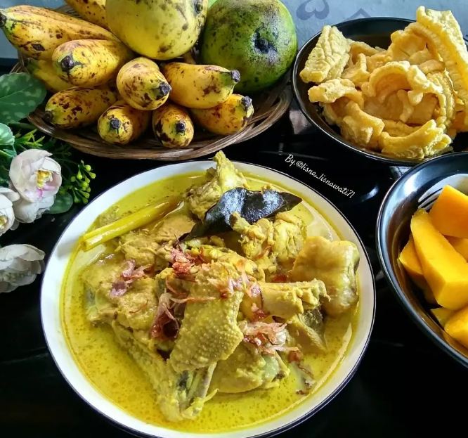 17 Resep ayam kuah kuning untuk buka puasa, enak, gurih, dan sederhana