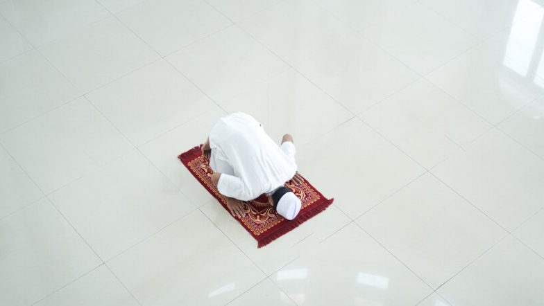 Quotes sholat  freepik.com