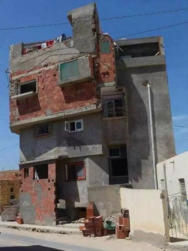 bangunan nyeleneh bikin kaki bergetar berbagai sumber