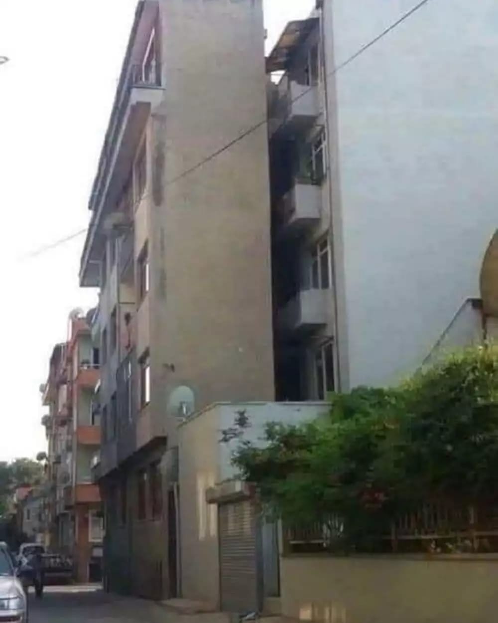 bangunan nyeleneh bikin kaki bergetar berbagai sumber