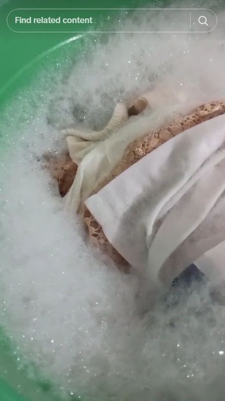 Tanpa pemutih, ini trik hilangkan noda kuning akibat keringat di mukena pakai tambahan 1 bahan dapur