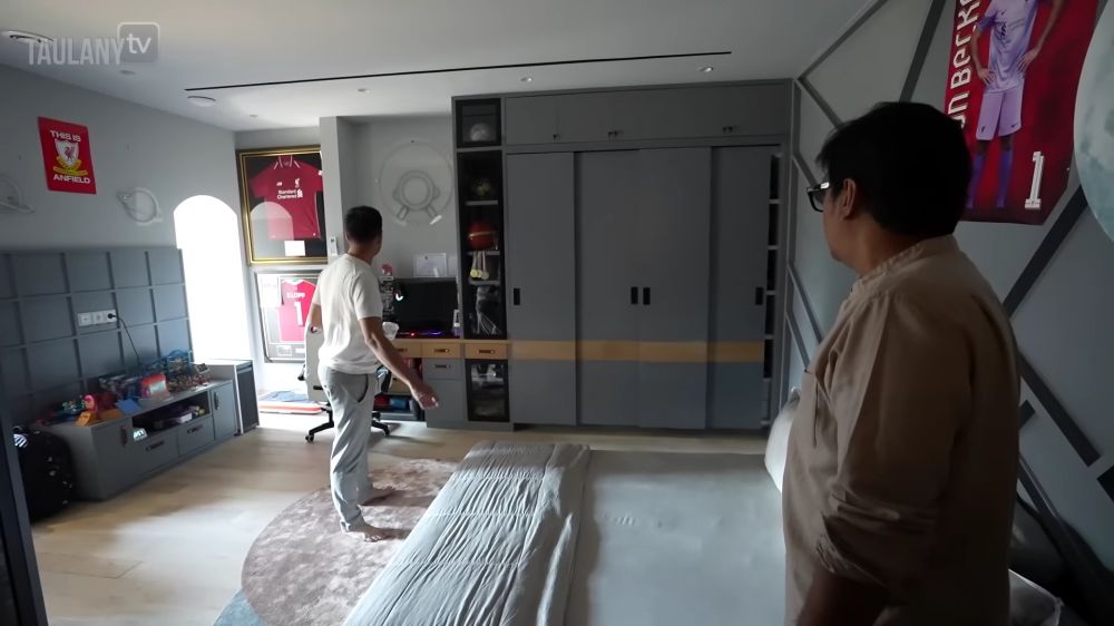 kamar tidur Raffi Ahmad © 2024 brilio.net kamar tidur Raffi Ahmad © 2024 brilio.net