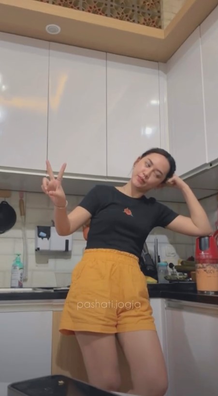 dapur rumah Happy Asmara © 2024 brilio.net