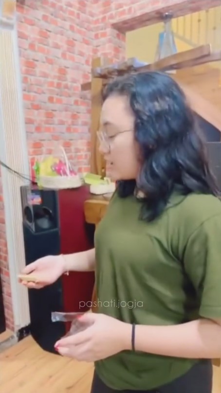 dapur rumah Happy Asmara © 2024 brilio.net