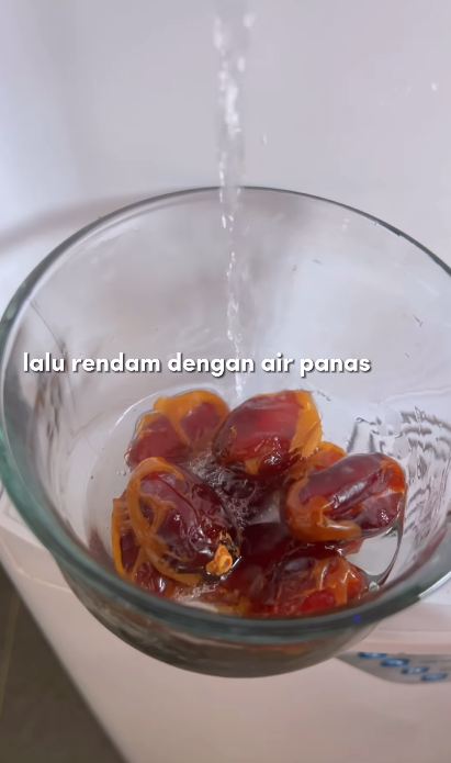 Tak perlu repot dimasak, wanita ini bagikan trik bikin gula alami yang sehat cuma dari 1 jenis buah