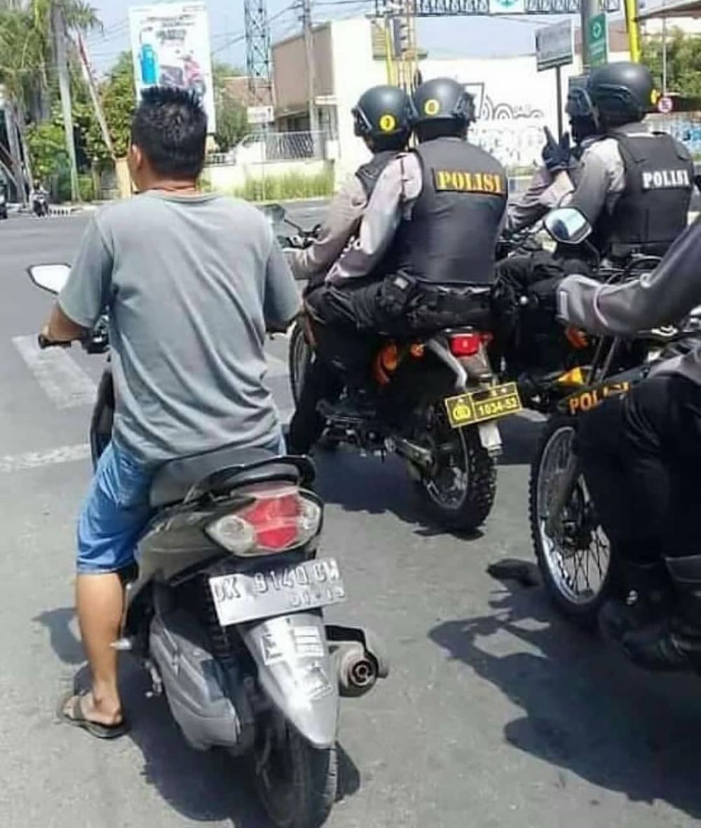 orang nyantai tanpa beban berbagai sumber