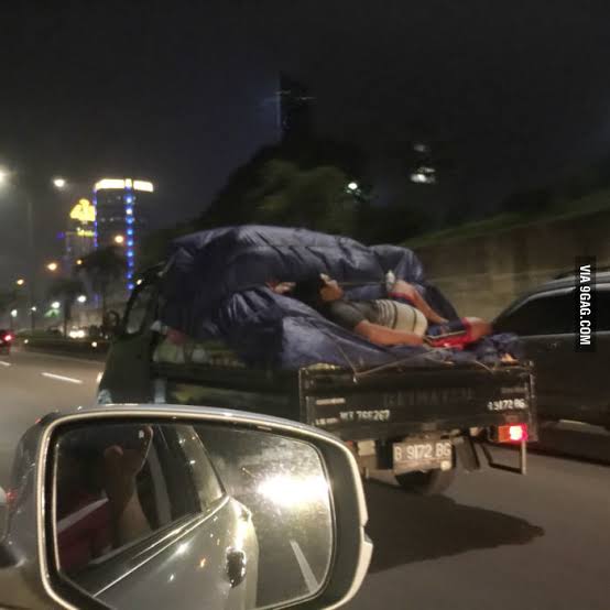 orang nyantai tanpa beban berbagai sumber