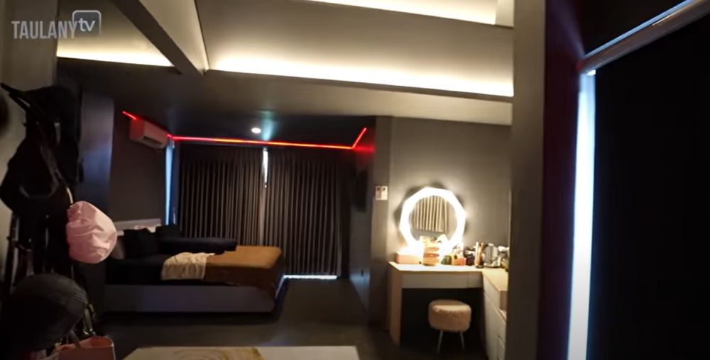 potret rumah baru Onad area bersantai nuansa Maroko © 2024 brilio.net