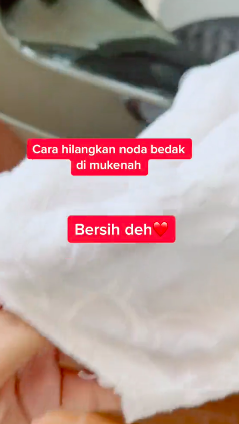 Tanpa pemutih, trik emak-emak menghilangkan noda kuning di mukena ini ampuh cuma tambah 1 bahan dapur