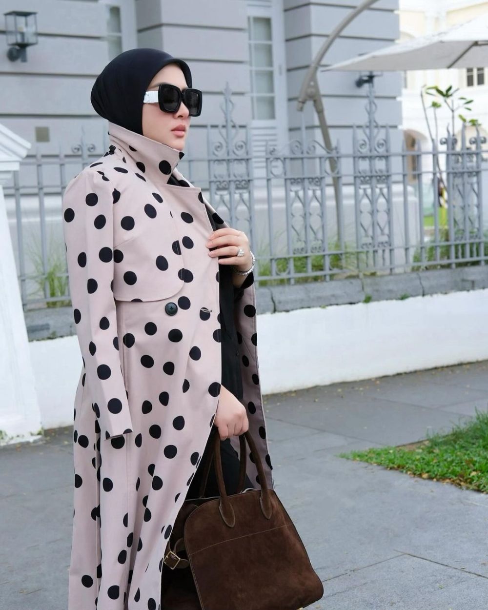 gaya syahrini tutupi perut hamil © 2024 brilio.net gaya syahrini tutupi perut hamil © 2024 brilio.net