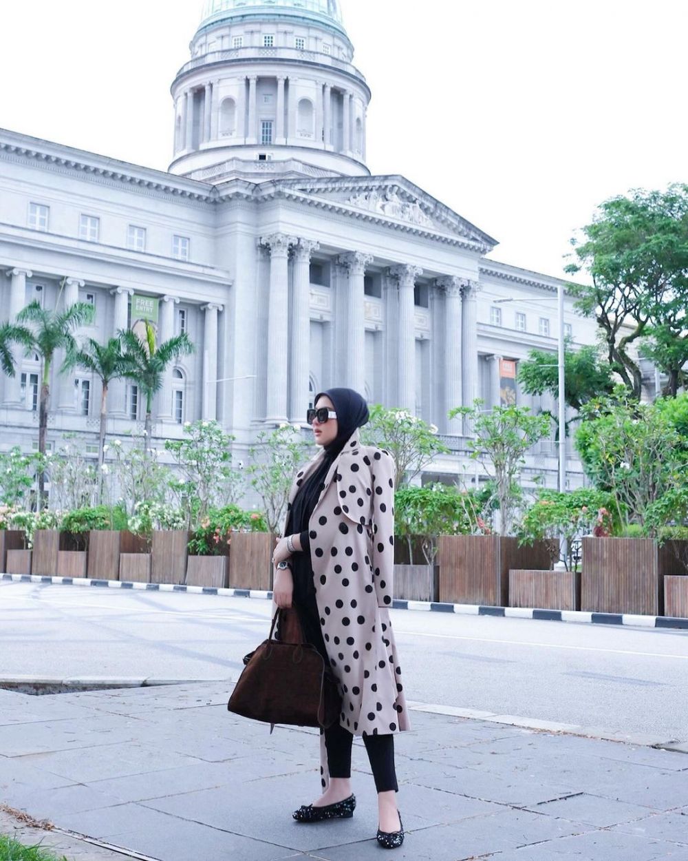 gaya syahrini tutupi perut hamil © 2024 brilio.net