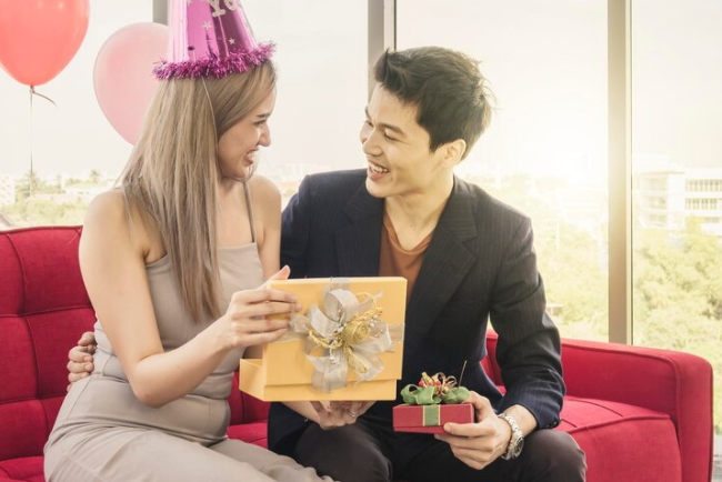 100 Kata-kata ucapan ulang tahun untuk suami, bikin hubungan makin erat dan romantis