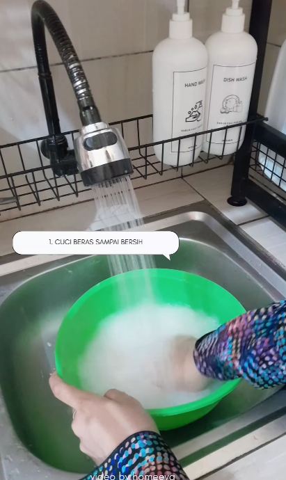 Tanpa minyak kelapa, ibu rumah tangga ini bagikan trik menanak nasi agar rendah gula dan tak berkerak