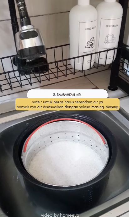 Tanpa minyak kelapa, ibu rumah tangga ini bagikan trik menanak nasi agar rendah gula dan tak berkerak