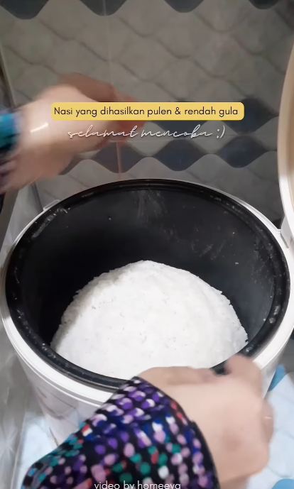 Tanpa minyak kelapa, ibu rumah tangga ini bagikan trik menanak nasi agar rendah gula dan tak berkerak